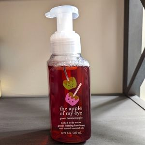 Bath and Body Works foaming hand soap - green carmel apple